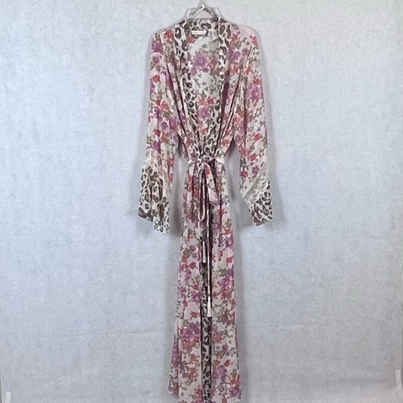 SzXL Valerie Stevens Leopard Floral Kimono - Picture 8 of 9